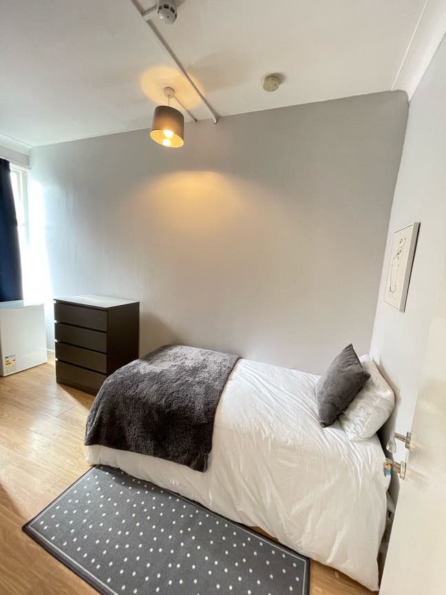 Confortable Room- All bills included-Lovely House Main Photo