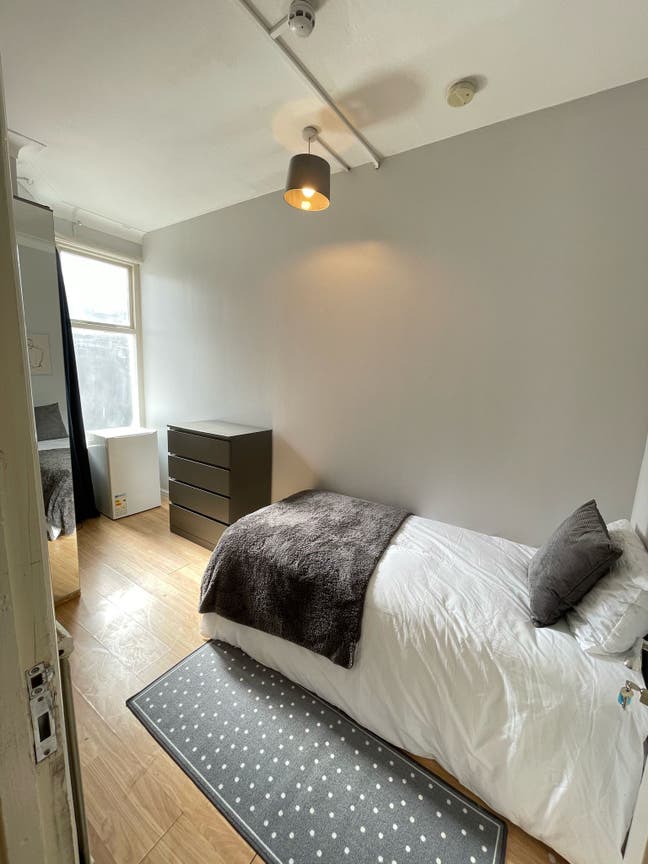 Confortable Room- All bills included-Lovely House Main Photo