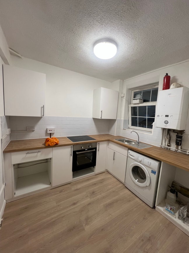 Whole falt - 3 double rooms in Brixton in October! Main Photo