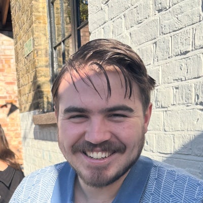 Professional Male seeks a double room Main Photo