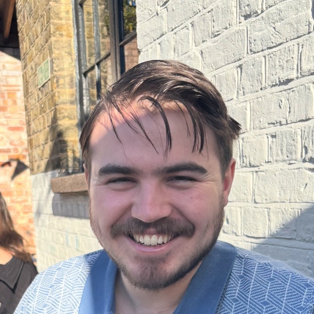 Professional Male seeks a double room Main Photo