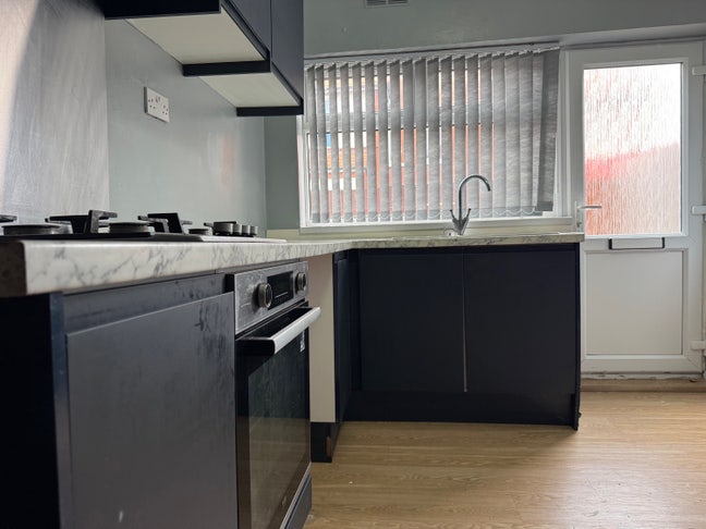 Lovely refurbished 1 Bedroom Flat near Sidney Pk Main Photo