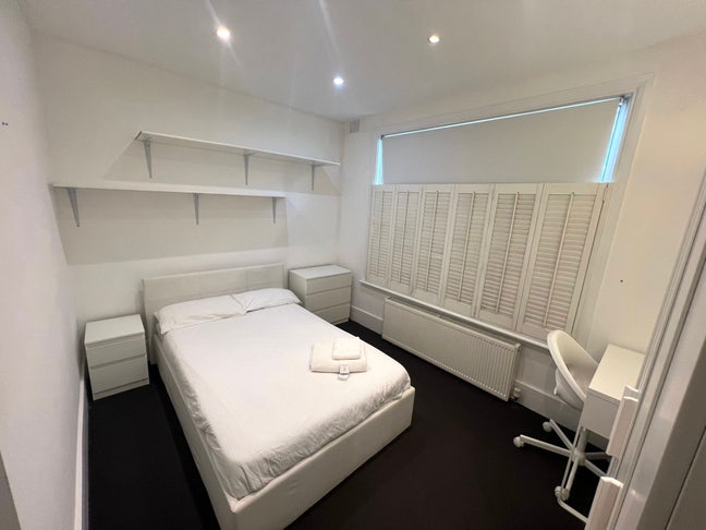 Beautiful Room Available 02/11 Main Photo