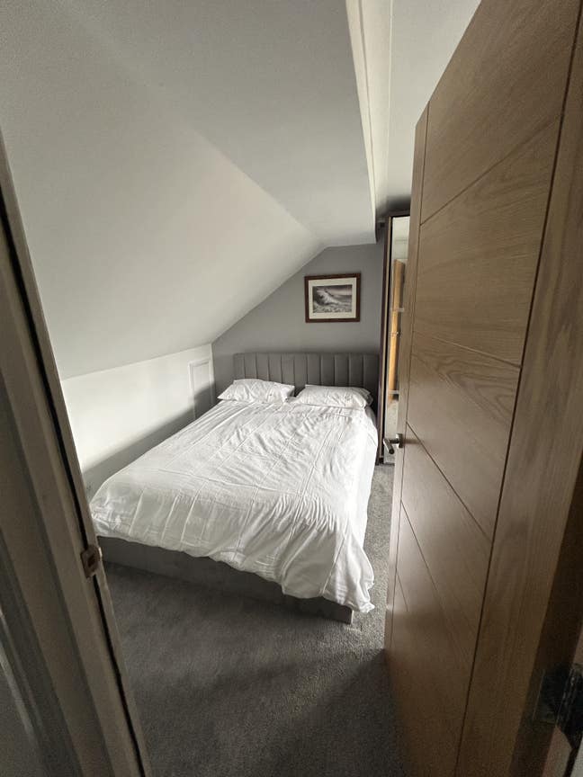 Large En-suite double room Furnished. Main Photo