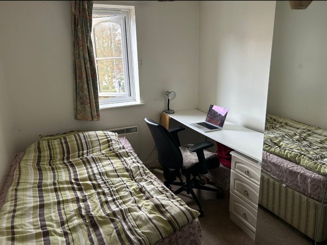 Large Single, CanaryWharf DLR, bathroom, parking Main Photo