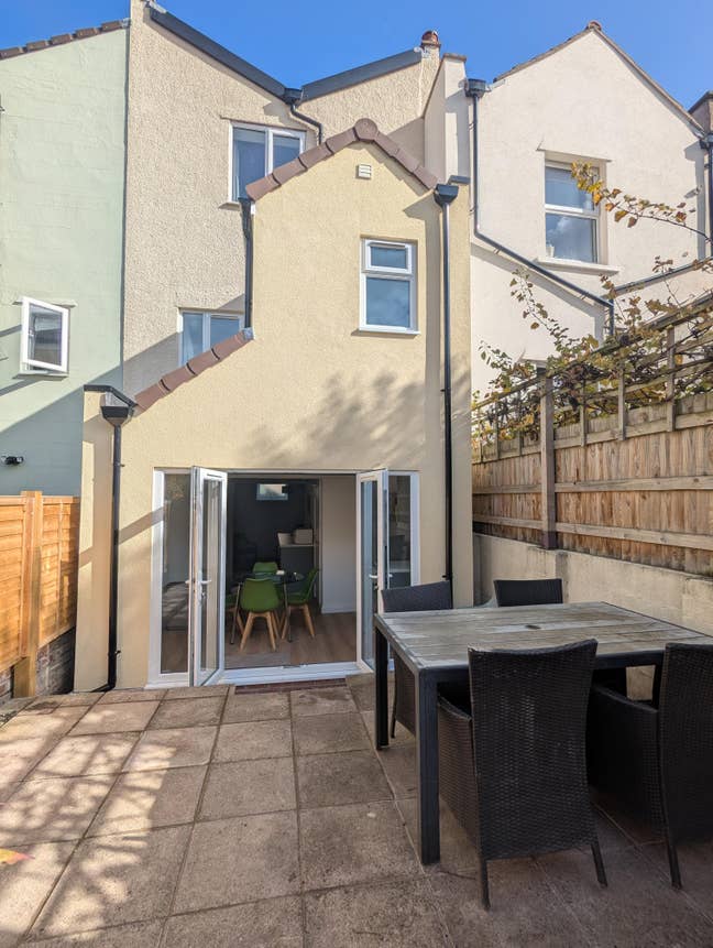Rooms in newly refurbished house - Victoria Park Main Photo