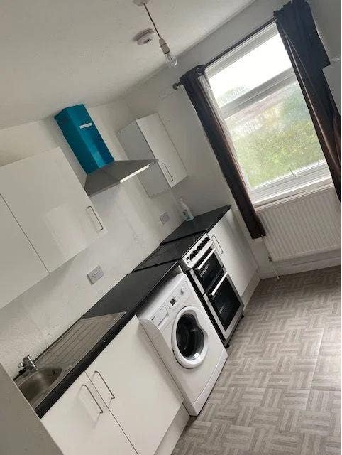 1 Bed Flat  Romford RM5 3AA - £1675 with All Bills Main Photo