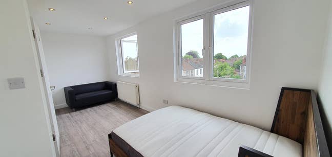 Loft Flat - 1 Room of 2 Available Main Photo