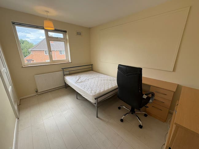 Double Room Available Now Main Photo