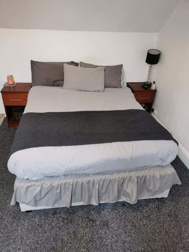 Room For Share Main Photo