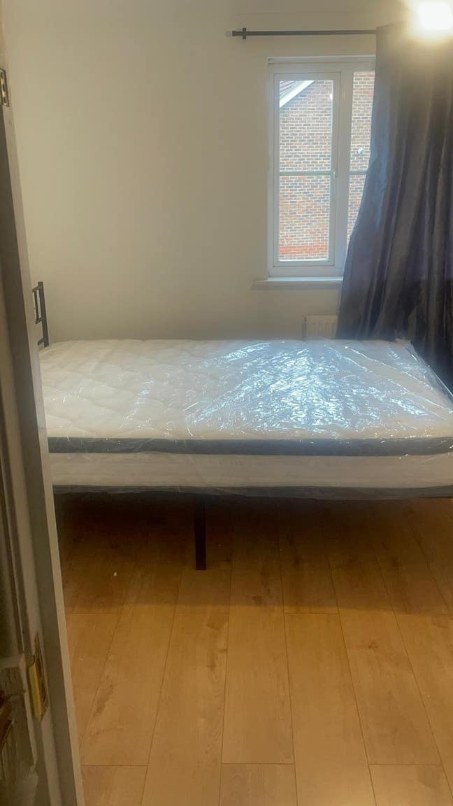 5 Rooms Available to Let - Thamesmead SE28 8RX Main Photo
