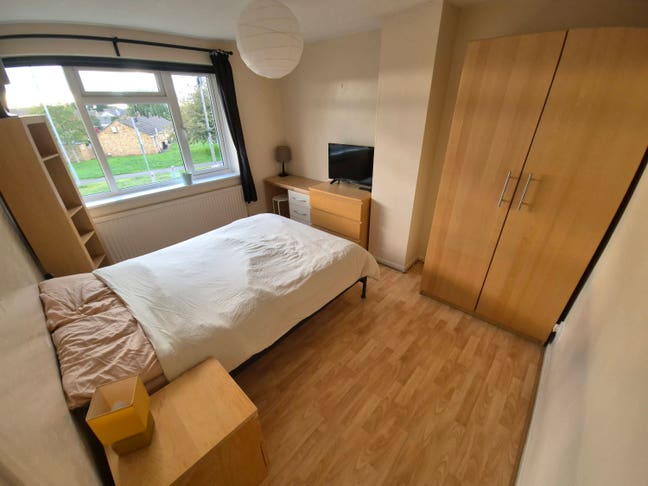 Large Double Room available in Yate Main Photo