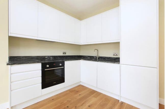 Balham dbl room, refurbished, 4mins walk to tube Main Photo