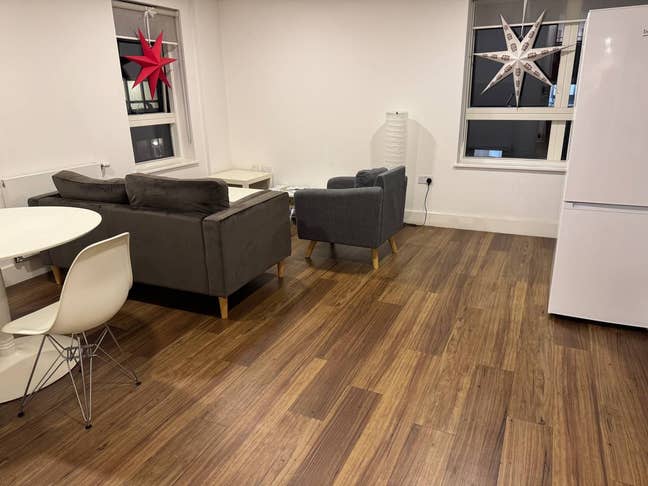 Modern Ensuite Room in New Build near King’s Cross Main Photo