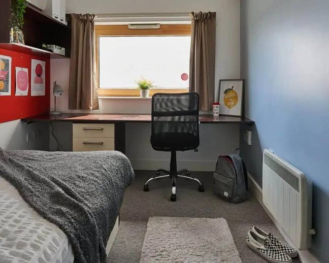 Student Ensuite Room - Heantun Point, Wolverhampto Main Photo