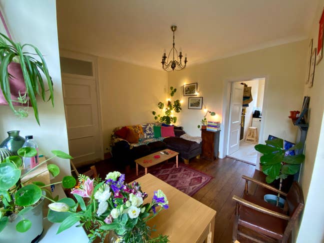 Kennington -- Room in Flat Share Main Photo