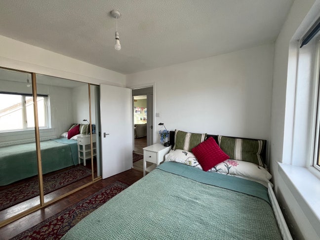 Double room to let, Winchburgh  Main Photo