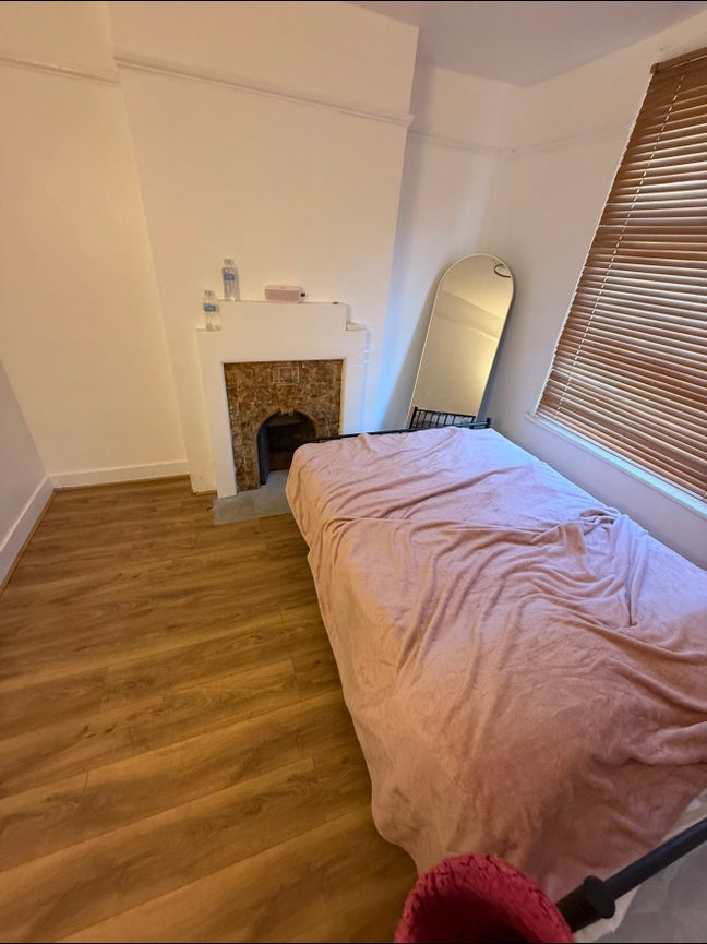 Double room to rent  Main Photo