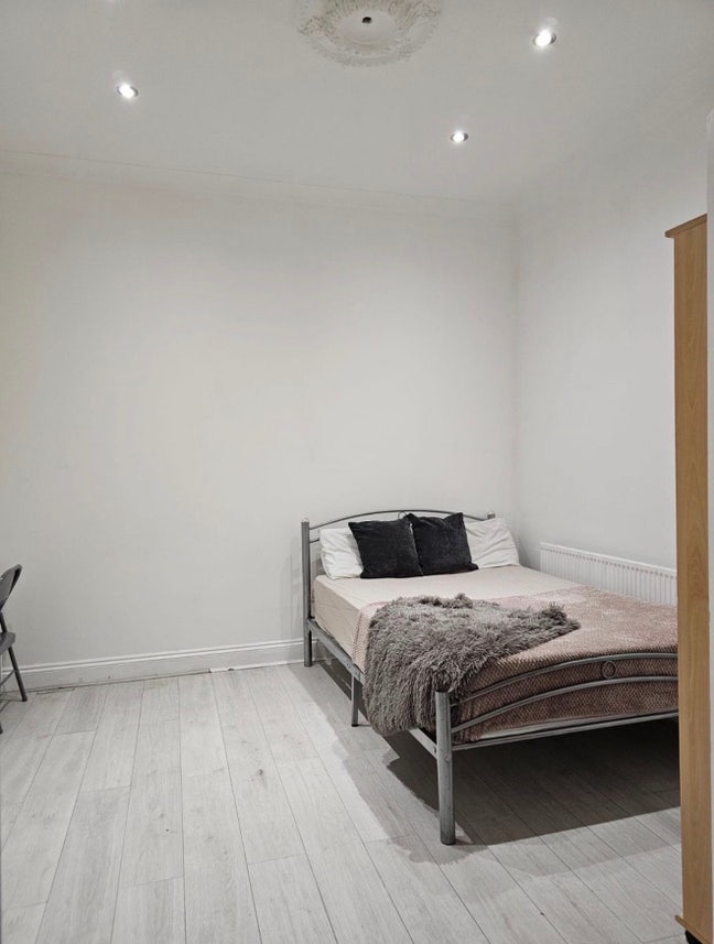 Refurbed Studio Flat in Forest Gate Main Photo
