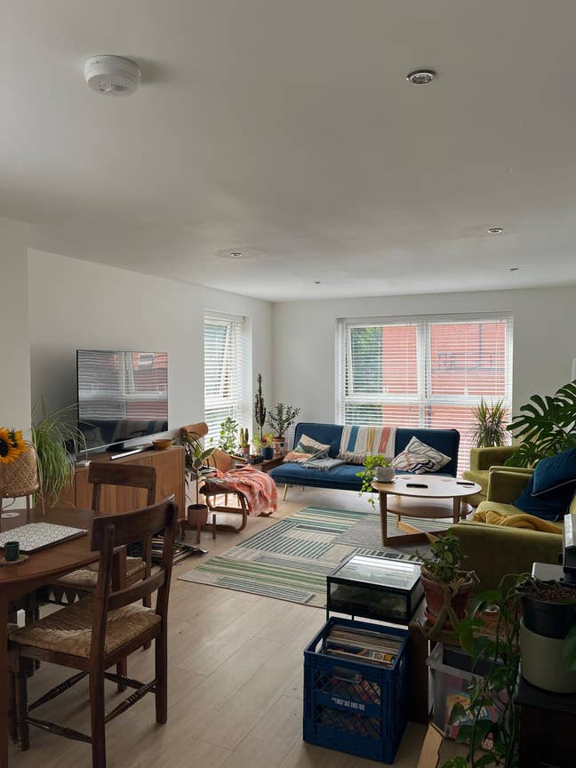 Spare room in 2 Bed Flat, Whalley Range. £650pm  Main Photo