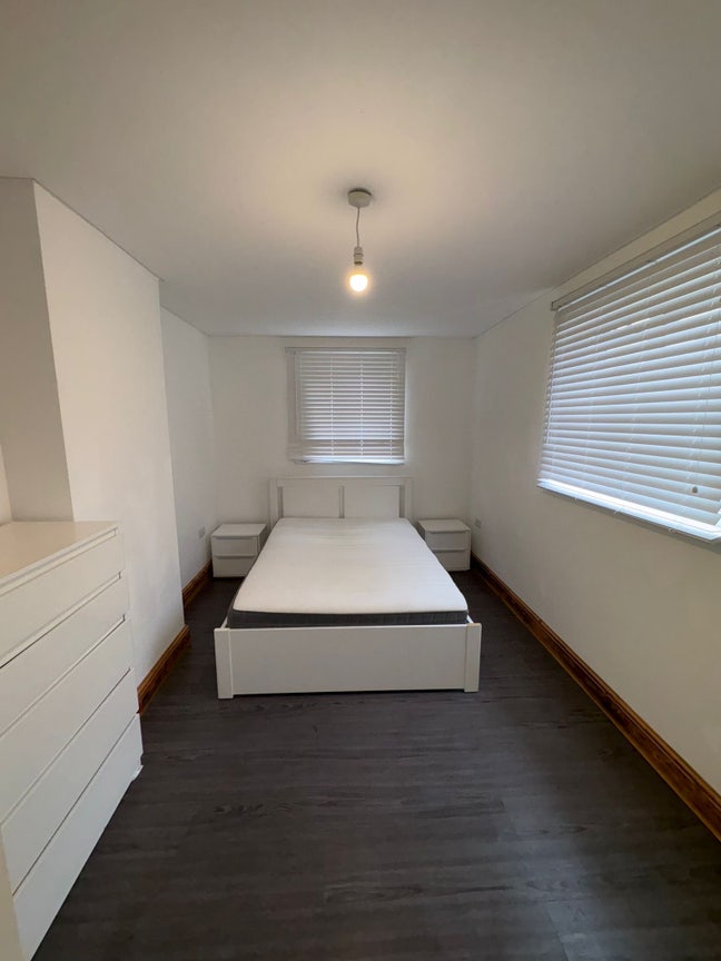 Double room for rent * - £750 Main Photo
