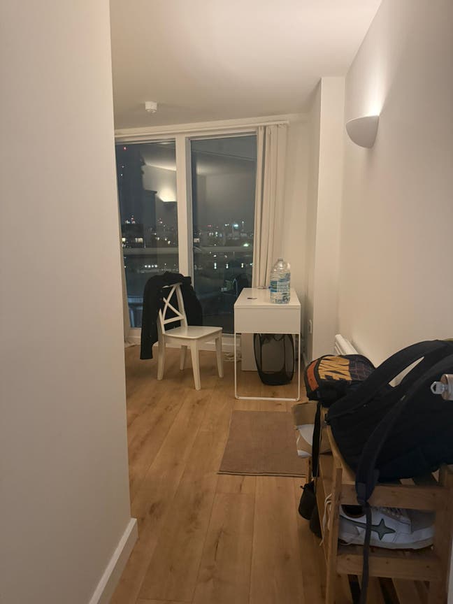 1 bedroom available in a 3 bedroom riverview apt Main Photo