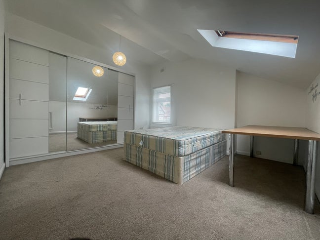 Luxury Double Rooms Near New Birmingham Hospital Main Photo