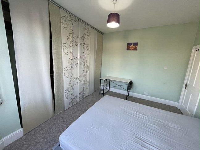 One Double and one Single room in CV3  Main Photo