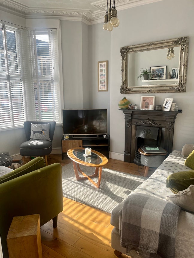 Double room in friendly Canton house Main Photo