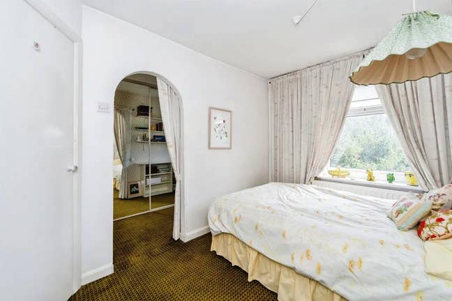 Free Short-Term Room – CH1 Main Photo
