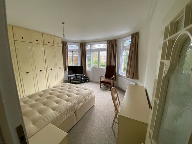 Great house - walking distance to tube.  Main Photo