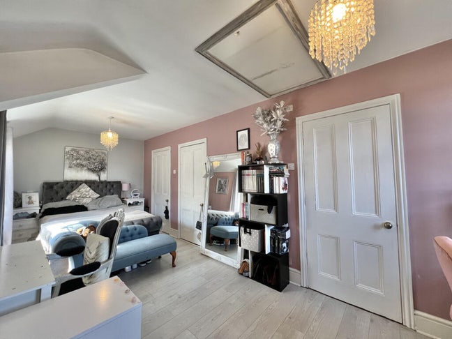 Stunning large en-suite Room in beautiful Home  Main Photo
