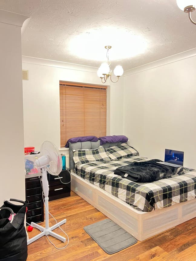 Big double room near Lewisham train station Main Photo