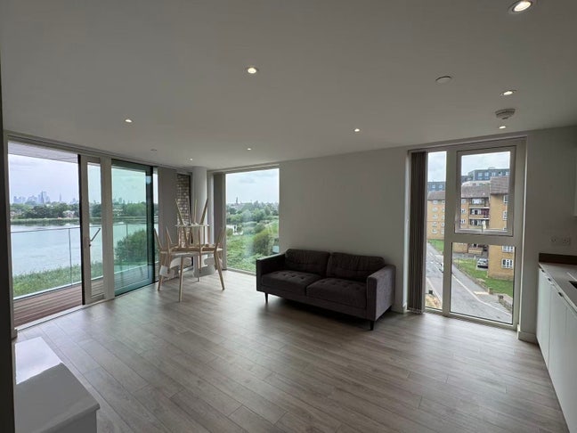 Ensuite room in a Modern flat  Main Photo