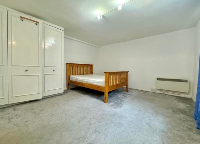 One bed spacious flat  Main Photo