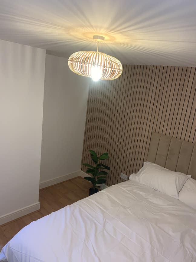 Double room with personal bathroom to rent Main Photo