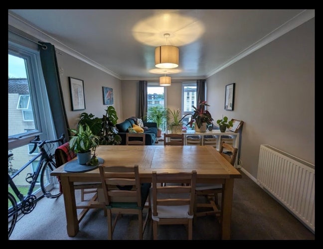 Redland room Main Photo