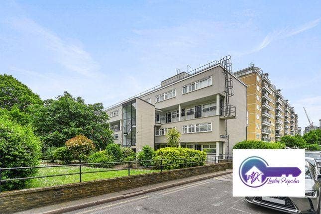 3 Bedroom flat available now in Pimlico Main Photo
