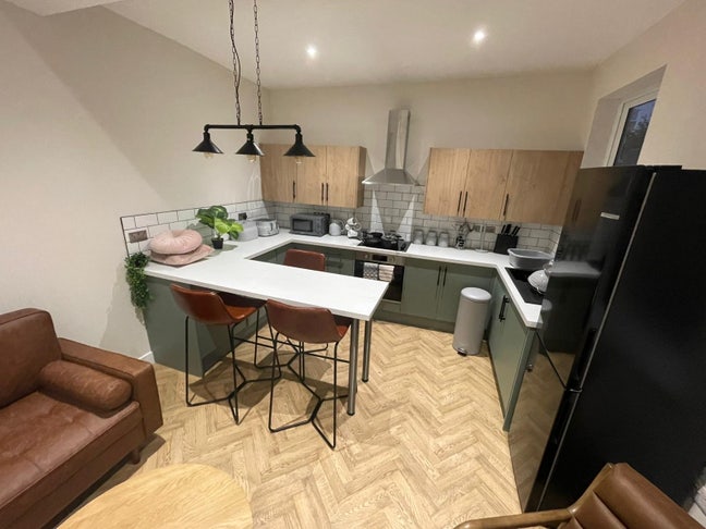 🔥Available Now🔥Brand New Luxury Rooms🔥 Main Photo