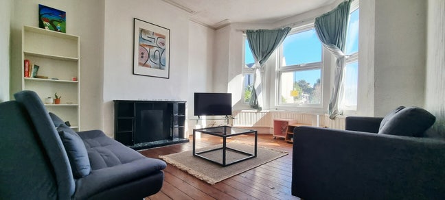 Spacious Furnished Double in 4-bed Victorian House Main Photo
