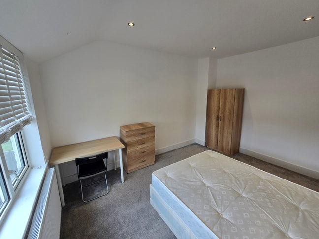 Massive Room, All Bills Inc, in Greenwich Main Photo