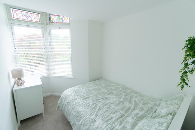 Ensuite double overlooking the park Main Photo