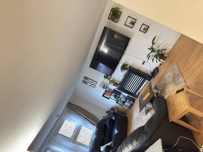 Bright city centre room with Private Bathroom  Main Photo