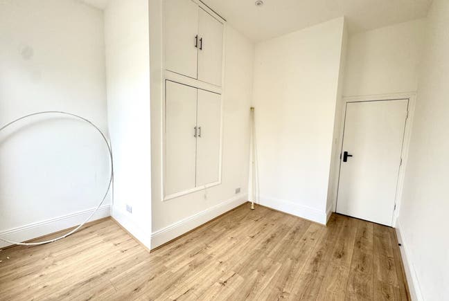 3 bed Anson Road, Cricklewood Willesden Green, NW2 Main Photo