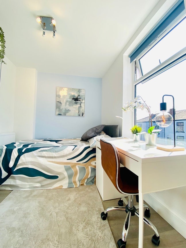Designer EN-SUITE rooms - Whitefield Main Photo