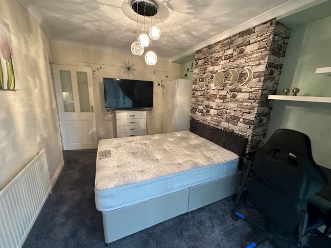 Thorton Heath|Large Room|Lovely Flatshare Main Photo