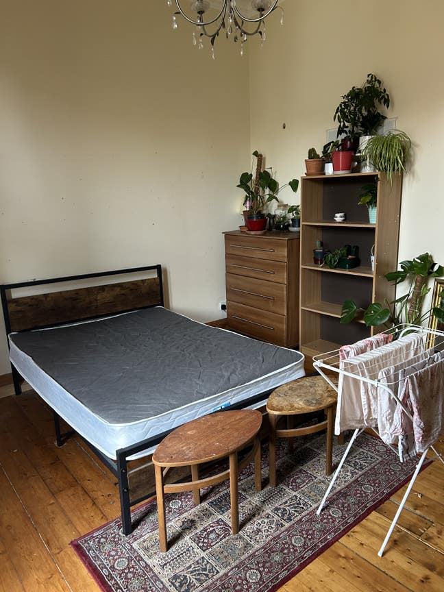 Room available Main Photo