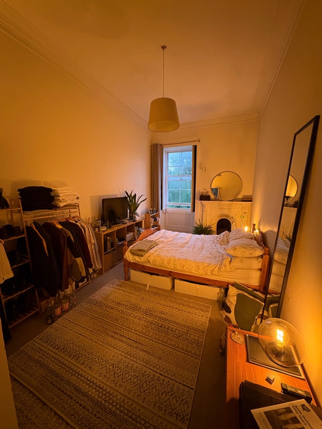 Double room for rent in Tolcross Main Photo