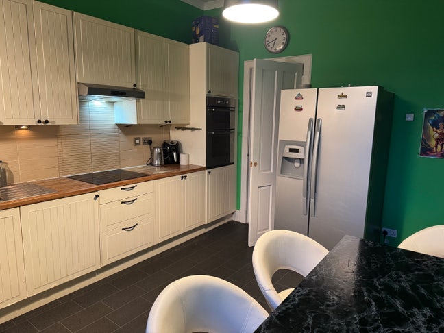 🌟 Spacious Double Room Available – City Centre Main Photo