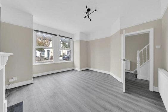 🏡 Bright & Modern 5-Bed House – Great Location Main Photo